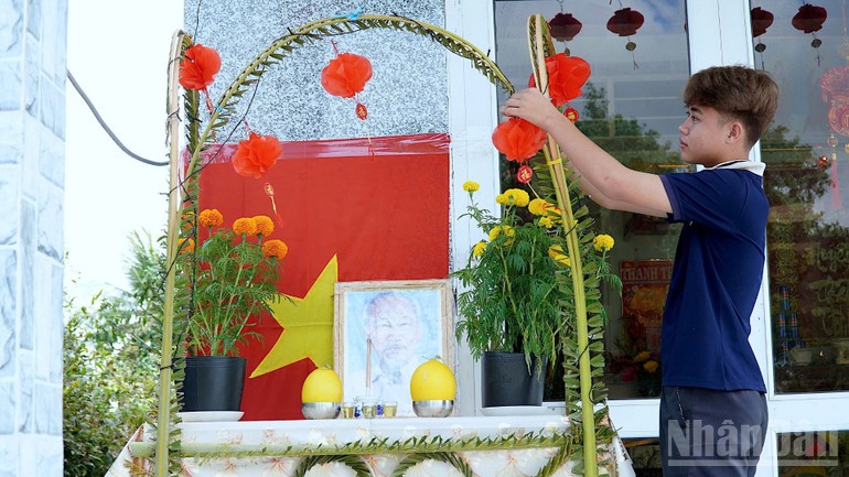 “Mời Bác về ăn Tết” - Nét đẹp văn hóa tri ân nơi Đất Mũi-Cà Mau “Mời Bác về ăn Tết” - Nét đẹp văn hóa tri ân nơi Đất Mũi-Cà Mau