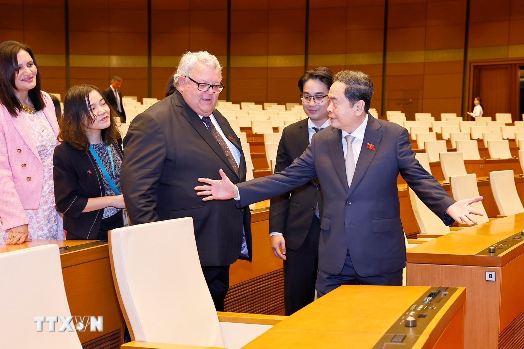 Đại sứ đón Tết: Cảm nhận văn hóa truyền thống Việt bằng cả trái tim Đại sứ đón Tết: Cảm nhận văn hóa truyền thống Việt bằng cả trái tim