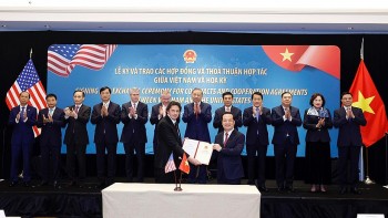 tong bi thu to lam chung kien le ky cac hop dong thoa thuan hop tac cua viet nam va hoa ky