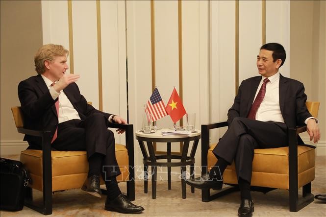 Ngày 19/2, tại thủ đô Washington D.C., Đại tướng Phan Văn Giang, Ủy viên Bộ Chính trị, Phó Bí thư Quân ủy Trung ương, Bộ trưởng Bộ Quốc phòng Việt Nam đã tiếp Ngài Elbridge A. Colby, Thứ trưởng thứ nhất Bộ Chiến tranh Hoa Kỳ phụ trách Chính sách, trong khuôn khổ chuyến tham dự đoàn công tác của Tổng Bí thư Tô Lâm tới cuộc họp khai mạc Hội đồng Hòa bình về Gaza tại Hoa Kỳ.