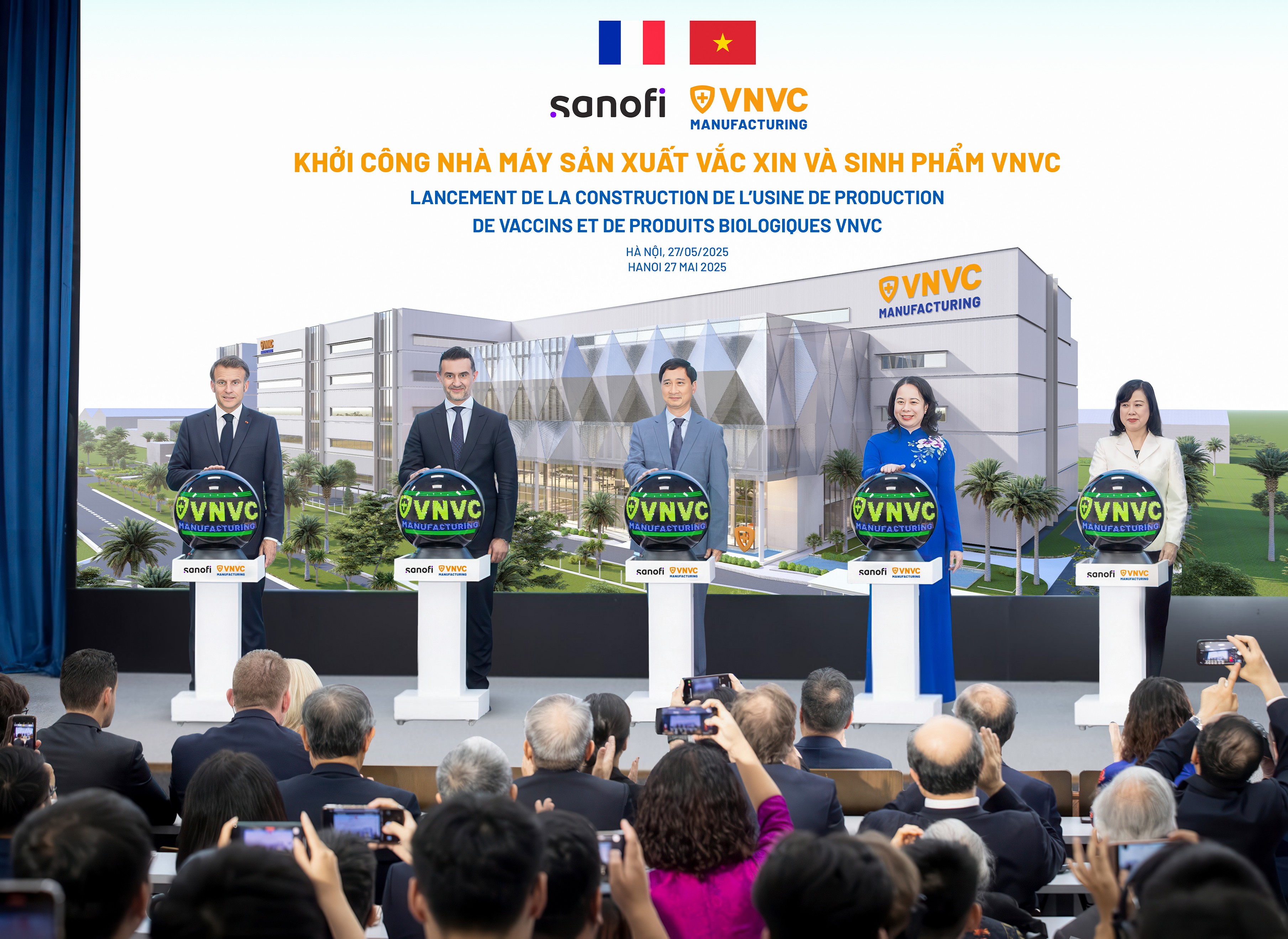 Ngày 27/5/2025, Tổng thống Pháp Emmanuel Macron cùng Phó Chủ tịch nước Võ Thị Ánh Xuân, Bộ trưởng Bộ Y Tế Đào Hồng Lan đã bấm nút khởi công Nhà máy Vắc xin và Sinh phẩm VNVC tại Việt Nam. Ảnh: Hải Nam