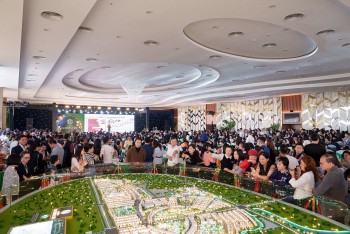 Vinhomes Golden City “chơi lớn” lì xì tới hàng trăm triệu đồng cho khách xuống tiền sớm
