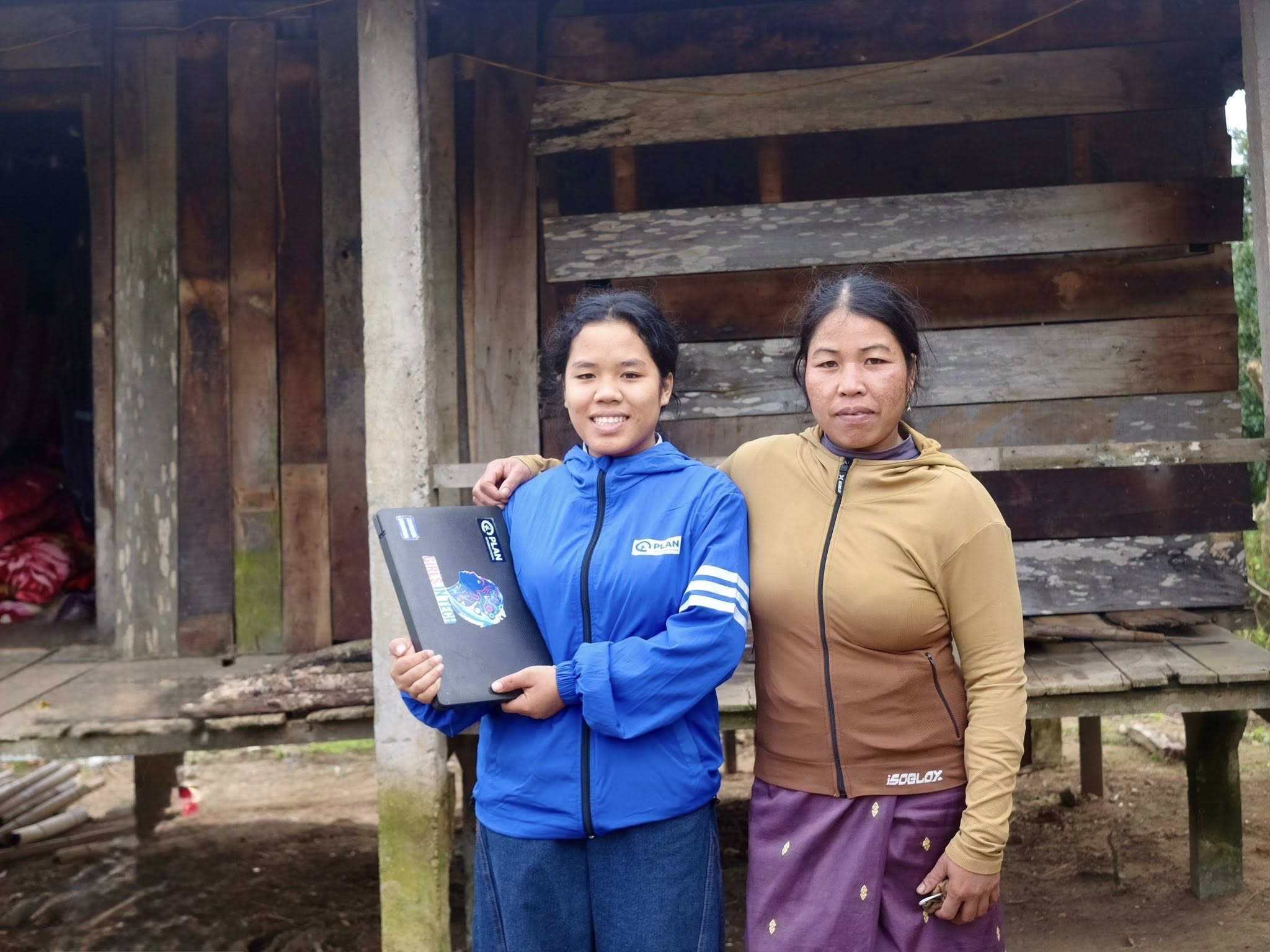 Từ bản làng đến giảng đường học Từ bản làng đến giảng đường học