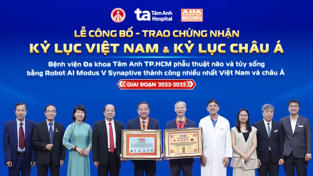 Bệnh viện Tâm Anh đạt kỷ lục Châu Á phẫu thuật não, cột sống bằng Robot AI