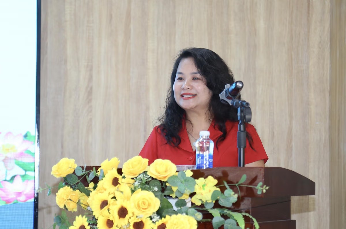 Bà Nguyễn Quỳnh Liên tiếp xúc cử tri xã Đông Hoà, tỉnh An Giang