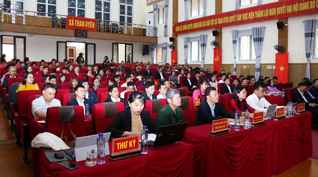 Phó Chủ tịch - Tổng Thư ký Ủy ban Trung ương MTTQ Việt Nam Hà Thị Nga tiếp xúc cử tri xã Than Uyên, tỉnh Lai Châu