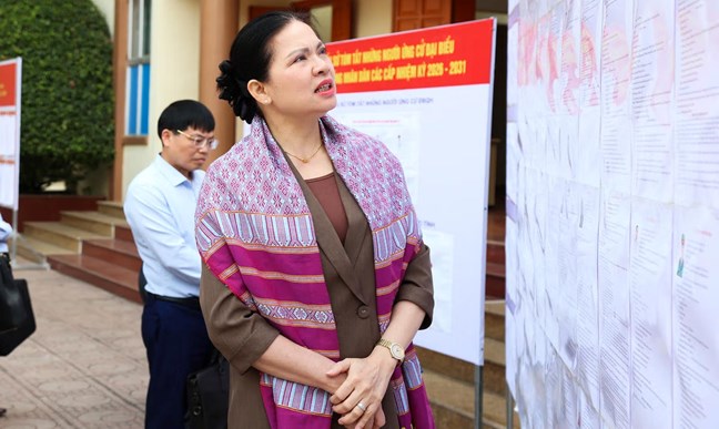 Phó Chủ tịch - Tổng Thư ký Ủy ban Trung ương MTTQ Việt Nam Hà Thị Nga tiếp xúc cử tri xã Than Uyên, tỉnh Lai Châu