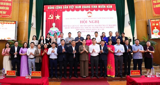 Phó Chủ tịch - Tổng Thư ký Ủy ban Trung ương MTTQ Việt Nam Hà Thị Nga tiếp xúc cử tri xã Than Uyên, tỉnh Lai Châu