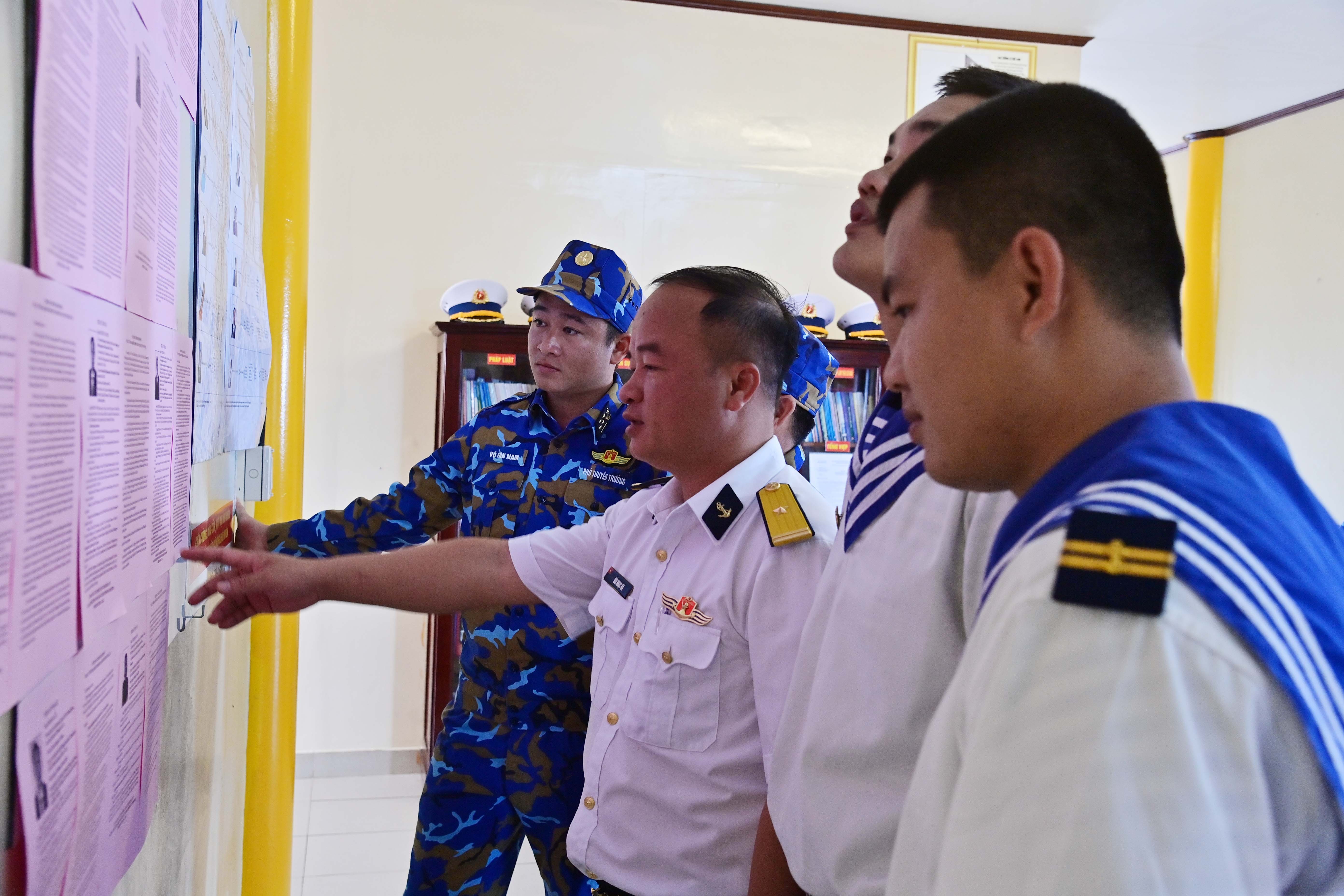 Hoàn thành bầu cử sớm cho cử tri khu vực Cụm Ba Kè