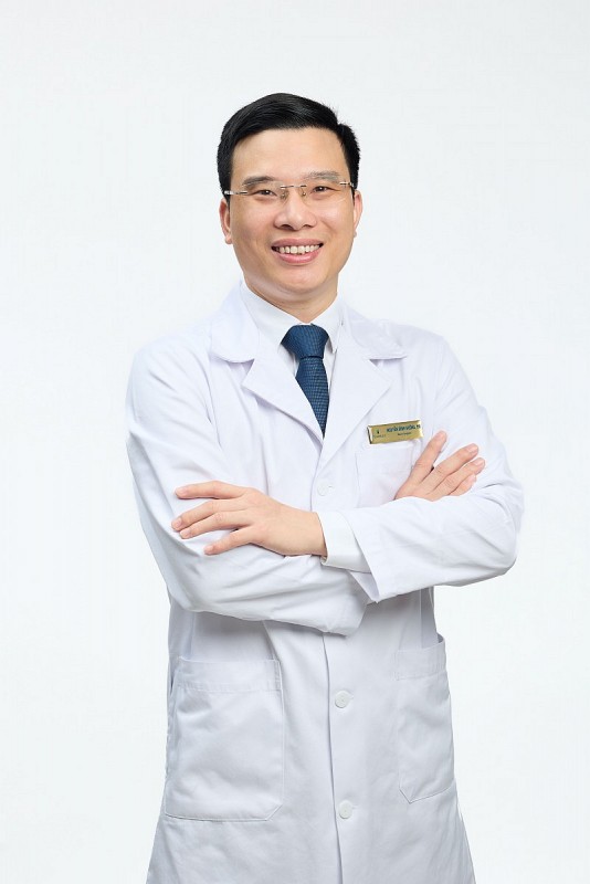 Phẫu thuật nội soi não trong không gian siêu hẹp, giành lại sự sống cho bệnh nhân 73 tuổi