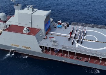 tau 016 quang trung vuot qua duong xich dao tham du kakadu 2026