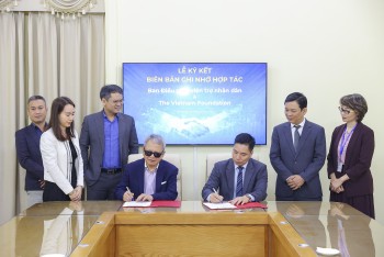 paccom va vietnam foundation thuc day giao duc so tai cac truong vung bien