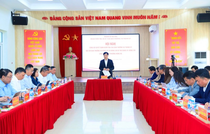 Bí thư Thành ủy Hà Nội Nguyễn Duy Ngọc phát biểu kết luận hội nghị. (Ảnh: T.L)