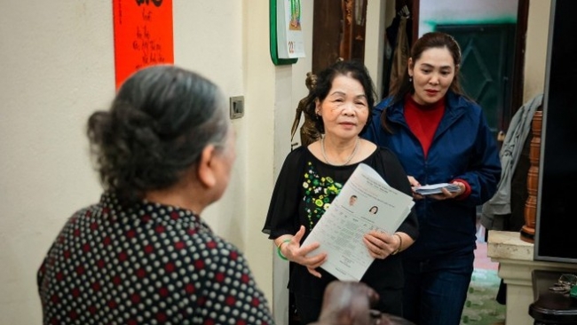 Phát Thẻ cử tri: Bảo đảm mọi công dân đủ điều kiện được tham gia bỏ phiếu