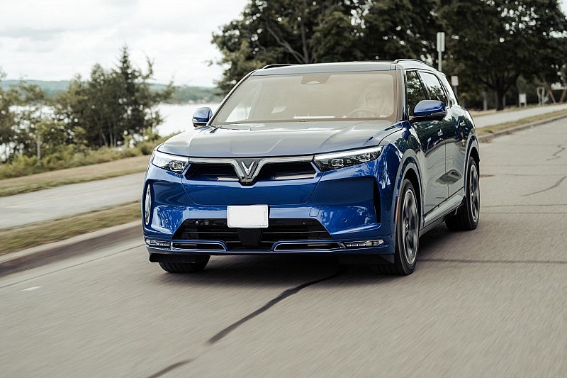 VinFast VF 9: Tiện nghi “hạng nhất”, vận hành ăn đứt xe xăng nhưng “nuôi” chỉ 0 đồng