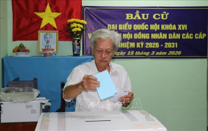 "Làm việc nước bây giờ là hy sinh, là phấn đấu, quên lợi riêng mà nghĩ lợi chung"