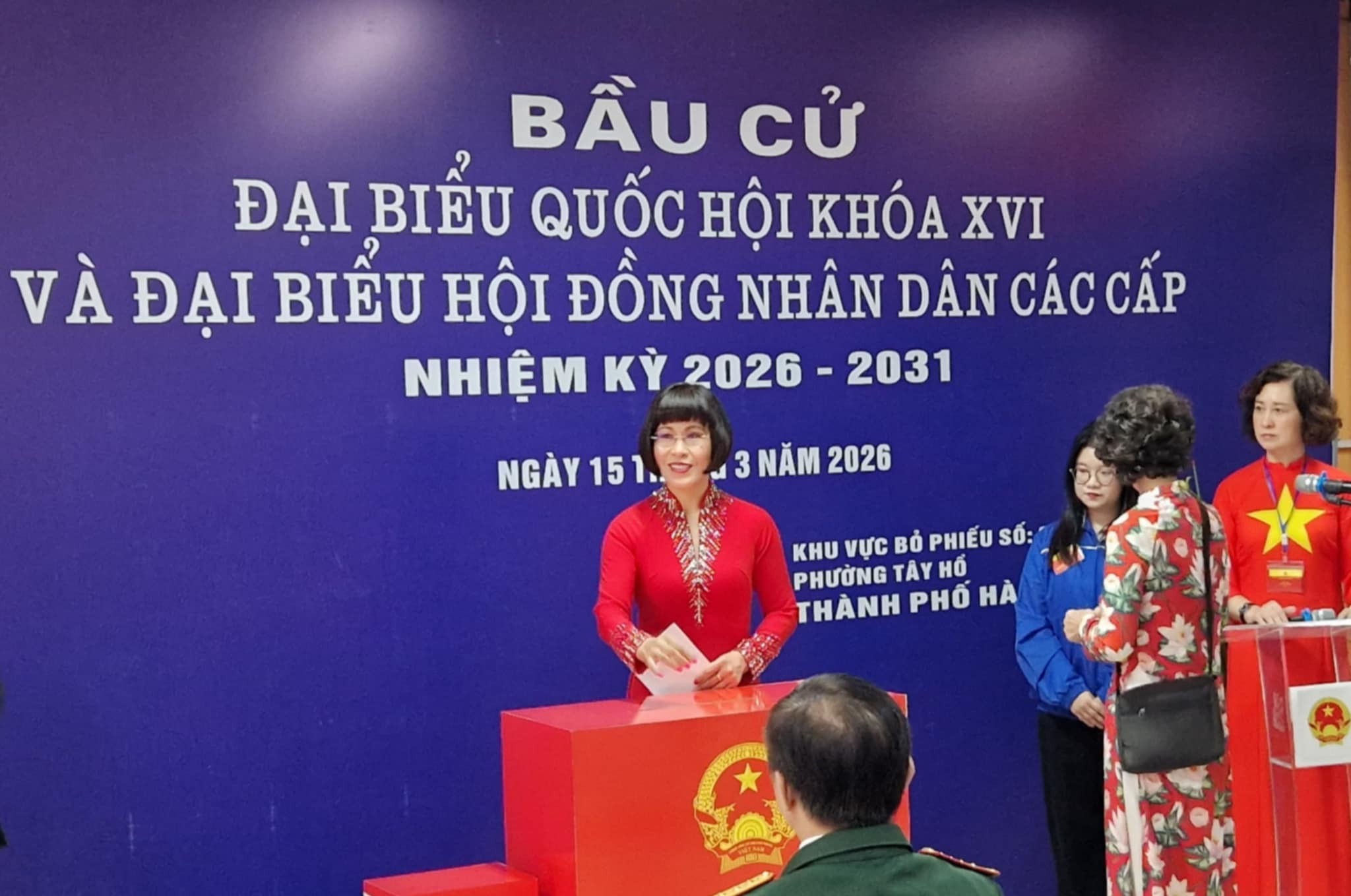 TS Phan Bích Thiện: Từ châu Âu trở về nước tham gia ngày hội của non sông TS Phan Bích Thiện: Từ châu Âu trở về nước tham gia ngày hội của non sông