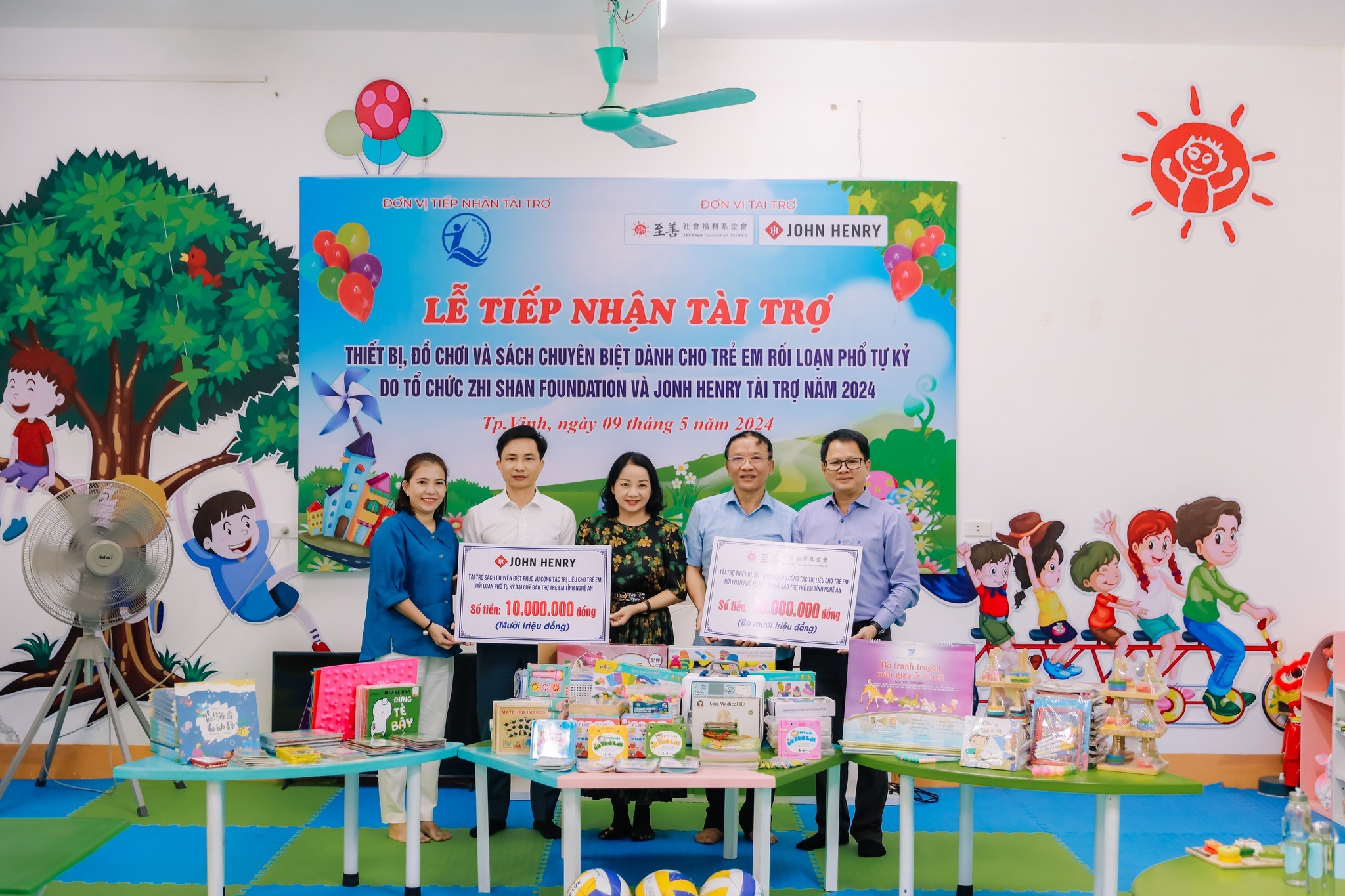 Zhi Shan Foundation Hỗ trợ xây dựng Trung tâm Tương tác – Phục hồi chức năng, trang bị các thiết bị, đồ chơi và sách chuyên biệt, tạo môi trường can thiệp sớm, giúp trẻ tự kỷ, trẻ rối loạn phát triển và chậm ngôn ngữ có thêm cơ hội hòa nhập và phát triển toàn diện.