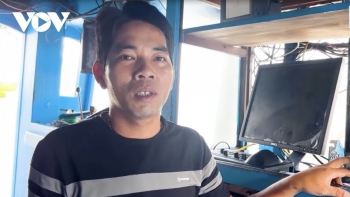 Ngư dân Quảng Ngãi đưa công nghệ vào mỗi chuyến biển