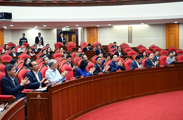 Tiếp tục đưa tinh thần đổi mới, trách nhiệm cao và khí thế Đại hội XIV vào công tác hằng ngày