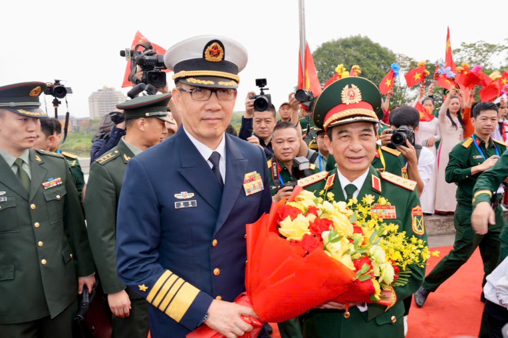 Giao lưu hữu nghị quốc ph&ograve;ng bi&ecirc;n giới Việt Nam - Trung Quốc lần thứ 10