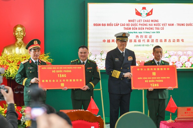 Giao lưu hữu nghị quốc phòng biên giới Việt Nam - Trung Quốc lần thứ 10