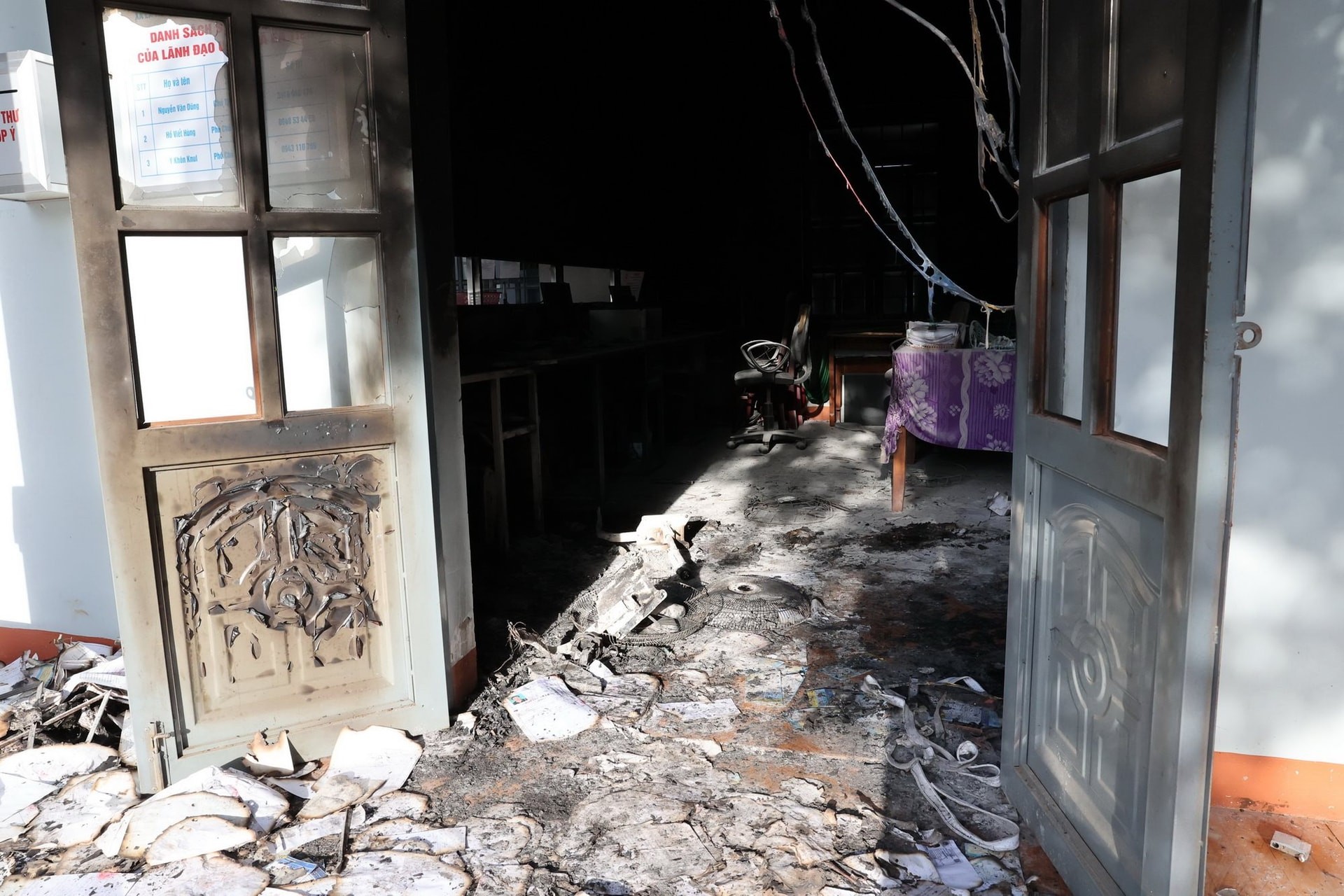 Hiện trường vụ tấn công của nhóm khủng bố tại xã Ea Tiêu, huyện Cư Kuin, tỉnh Đắk Lắk (cũ). (Ảnh: TTXVN)