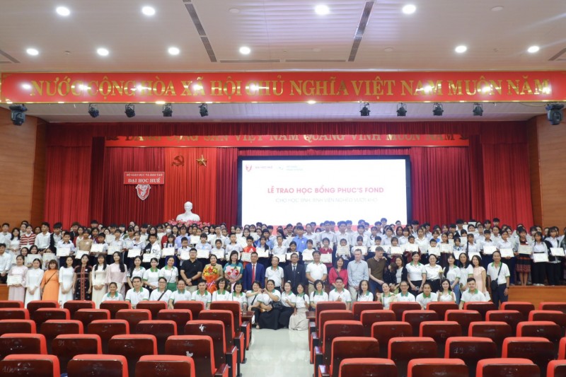 Phuc’s Fond (Na Uy) dành 356 suất học bổng cho học sinh, sinh viên nghèo ở Huế