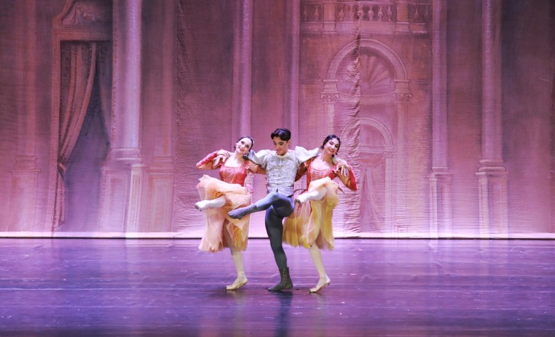 Một cảnh trong vở diễn balê “Romeo and Juliet”. (ẢNh: Báo Đà Nẵng.)