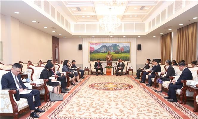 Lào khẳng định luôn ưu tiên cao nhất quan hệ với Việt Nam Lào khẳng định luôn ưu tiên cao nhất quan hệ với Việt Nam