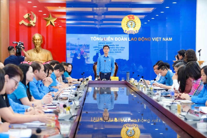 Ông Ngọc Duy Hiểu, Phó chủ tịch Tổng liên đoàn lao động Việt Nam. (Ảnh: T.L) Ông Ngọc Duy Hiểu, Phó chủ tịch Tổng liên đoàn lao động Việt Nam. (Ảnh: T.L)