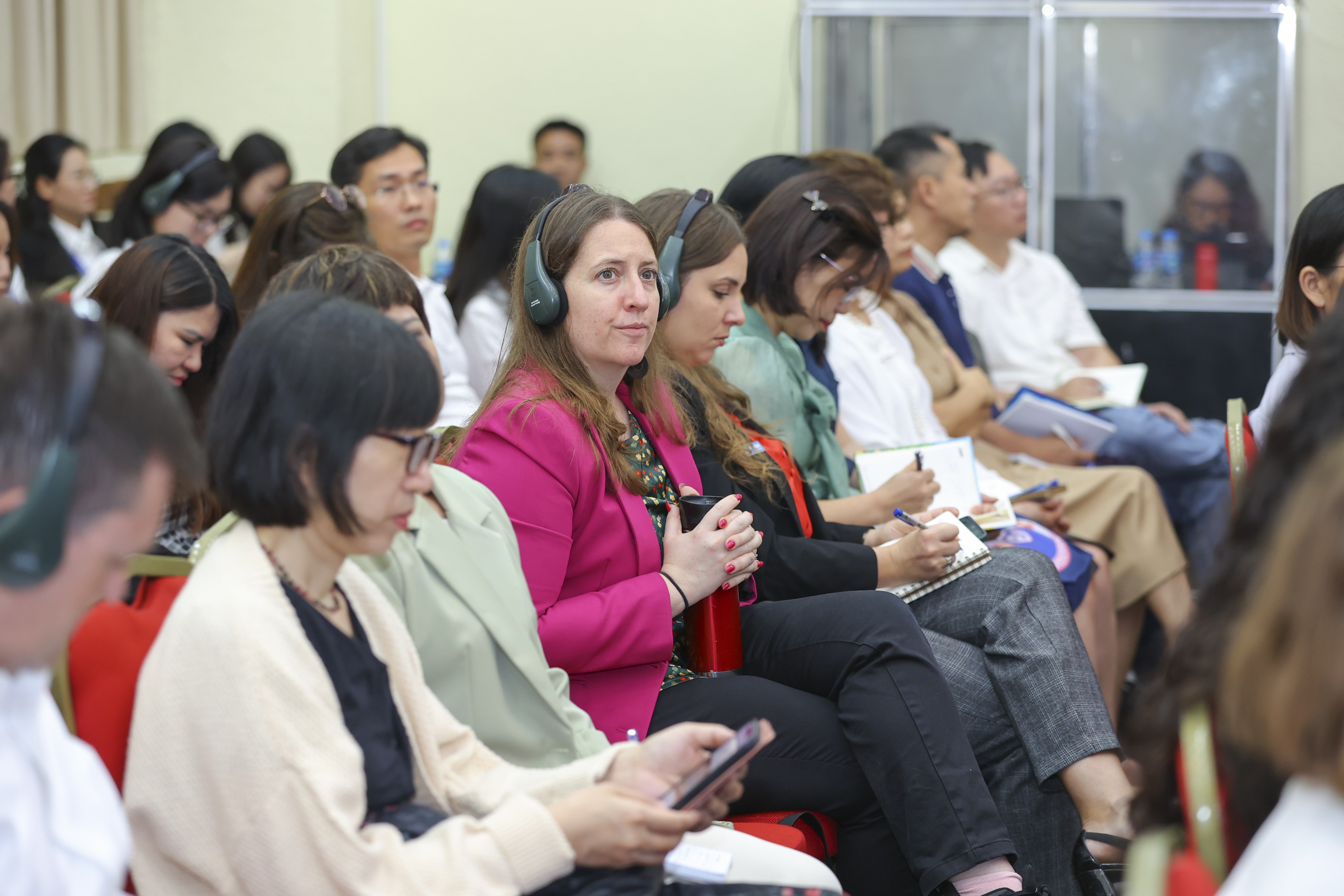 Chia sẻ thông tin, định hướng hợp tác với các tổ chức phi chính phủ nước ngoài năm 2026