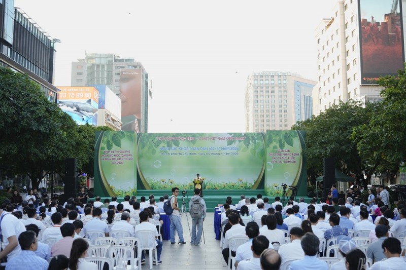 Toàn cảnh lễ mít tinh cấp thành phố phát động Ngày Sức khỏe toàn dân tại TPHCM - Ảnh: VN  Toàn cảnh lễ mít tinh cấp thành phố phát động Ngày Sức khỏe toàn dân tại TPHCM - Ảnh: VN