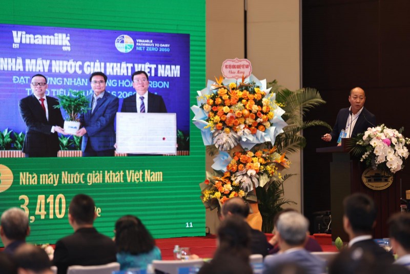 Ông Đoàn Quốc Khánh - Giám đốc Điều hànphát triển vùng nguyên liệu Vinamilk – phát biểu tại hội nghị (Ảnh: VN) Ông Đoàn Quốc Khánh - Giám đốc Điều hànphát triển vùng nguyên liệu Vinamilk – phát biểu tại hội nghị (Ảnh: VN)