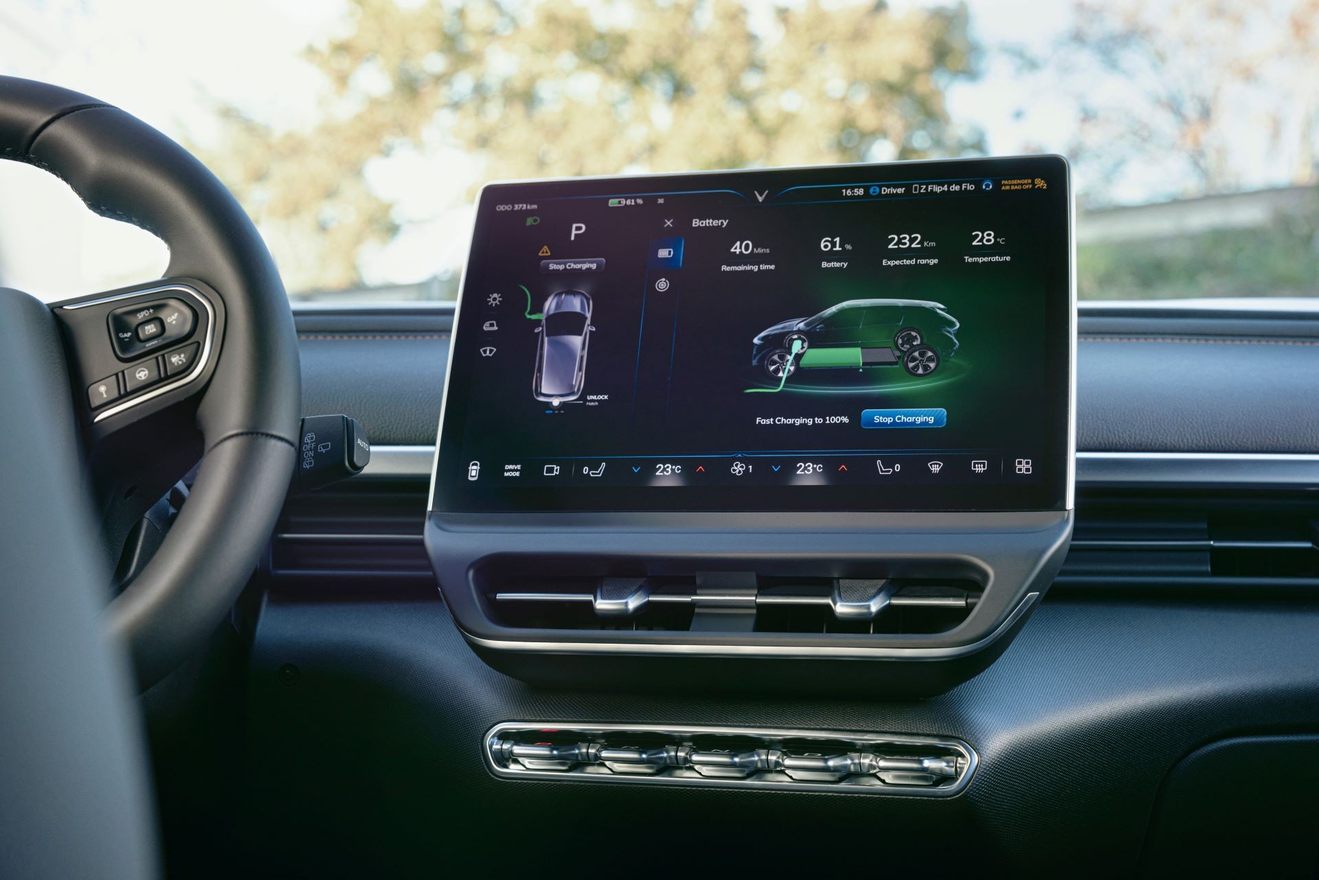 VinFast VF 6: Lời giải “trọn gói” cho bài toán mua xe đầu đời của gia đình trẻ