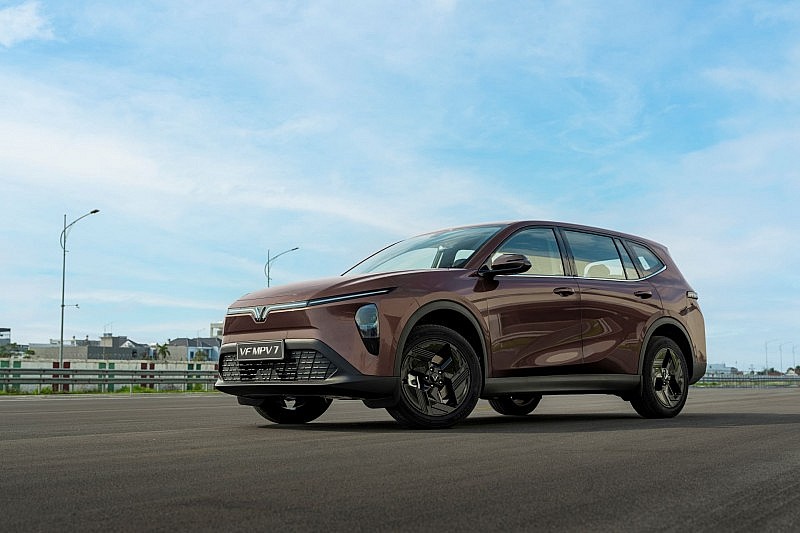 Mua xe 7 chỗ nào phù hợp nhất cho gia đình trong kỳ nghỉ lễ tới?