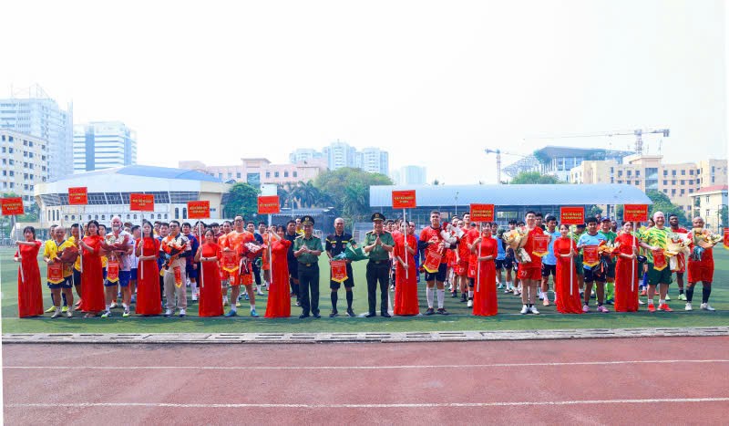 Giao hữu bóng đá quốc tế với các cơ quan ngoại giao nước ngoài tại Việt Nam