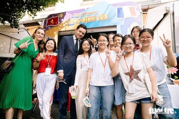 lan toa tieng phap trong gioi tre tphcm