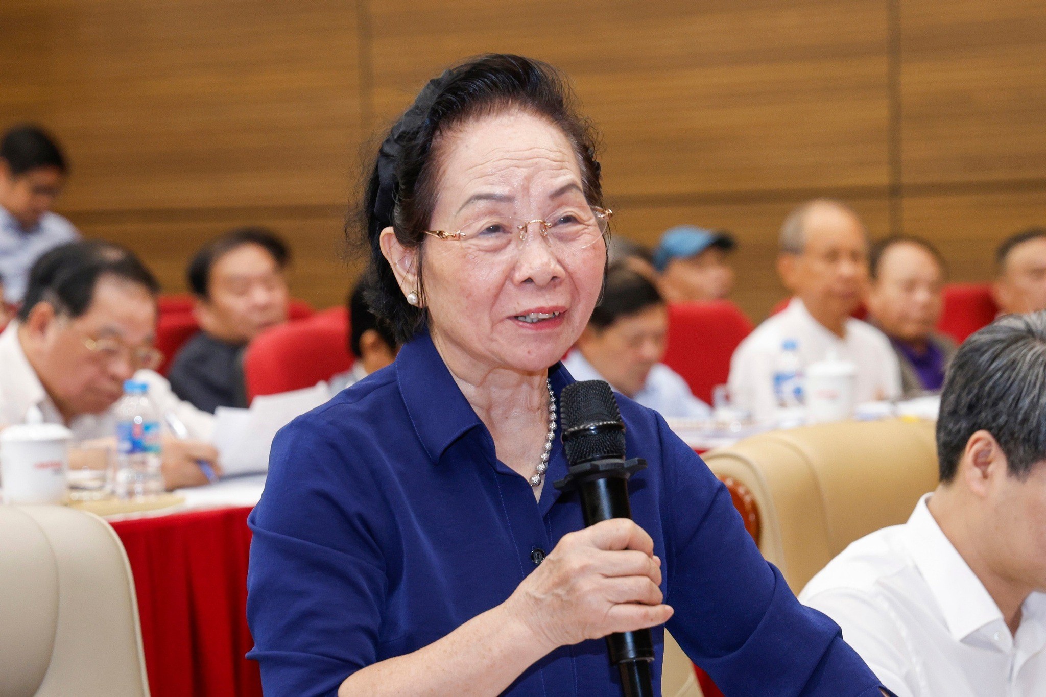 Bà Nguyễn Thị Doan - nguyên Phó Chủ tịch nước, Phó Chủ tịch không chuyên trách UBTƯ MTTQ Việt Nam, Chủ tịch Hội Khuyến học Việt Nam phát biểu tại Hội nghị