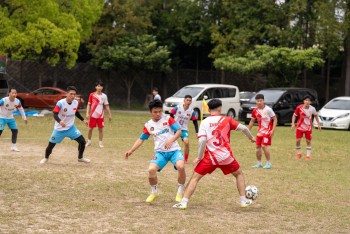 soi dong giai bong da nguoi viet tai nhat huong ve truong sa