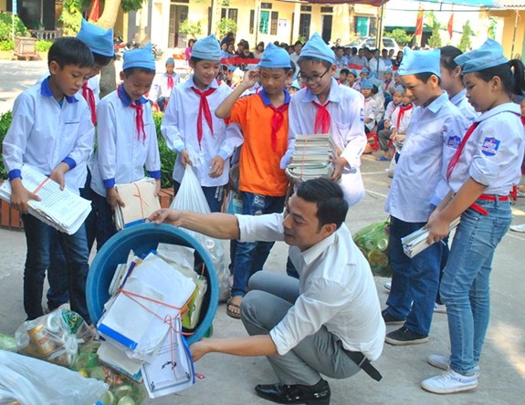 Đội viên tỉnh Thái Bình hưởng ứng Phong trào “Kế hoạch nhỏ”.