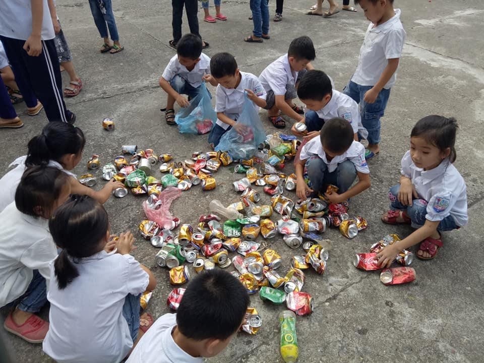 Học sinh làm kế hoạch nhỏ. (Ảnh: Báo Đại đoàn kết).