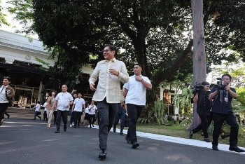 tin quoc te ngay 144 nhieu nuoc lon phan hoi lenh phong toa eo bien hormuz cua my tong thong philippines bat nhay chay bo truoc truyen thong