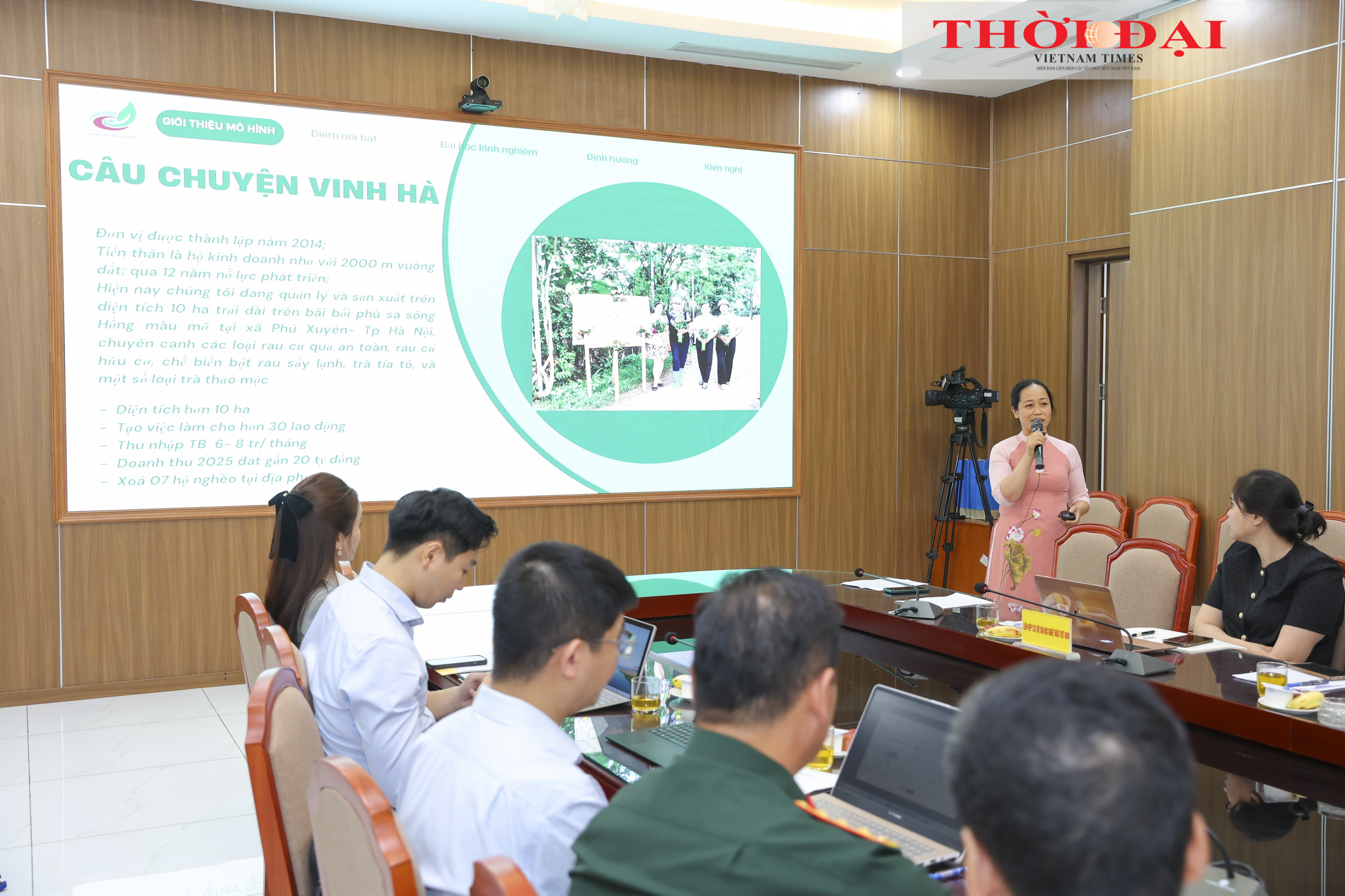 Giữ rau sạch trên bãi bồi sông Hồng