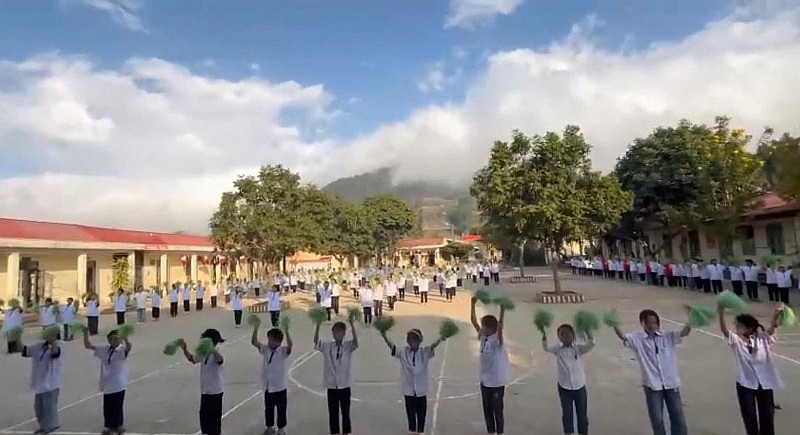 Giữ chuẩn quốc gia giữa xã nghèo vùng cao Điện Biên