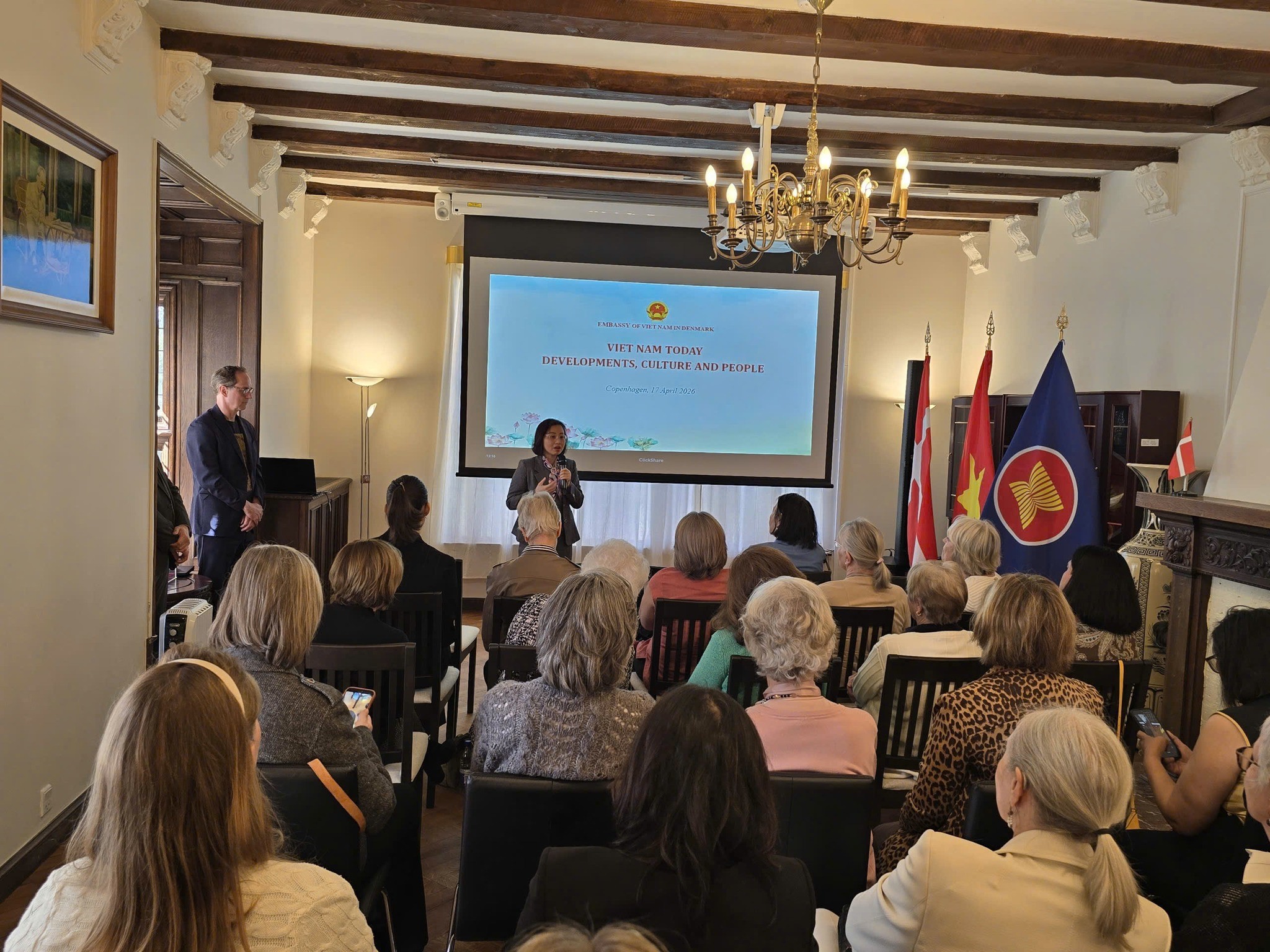 Quảng bá hình ảnh Việt Nam đến bạn bè Đan Mạch và quốc tế