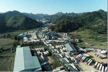 chu truong hop tac voi cac nuoc lang gieng chung bien gioi cua dang va nha nuoc viet nam trong ky nguyen moi