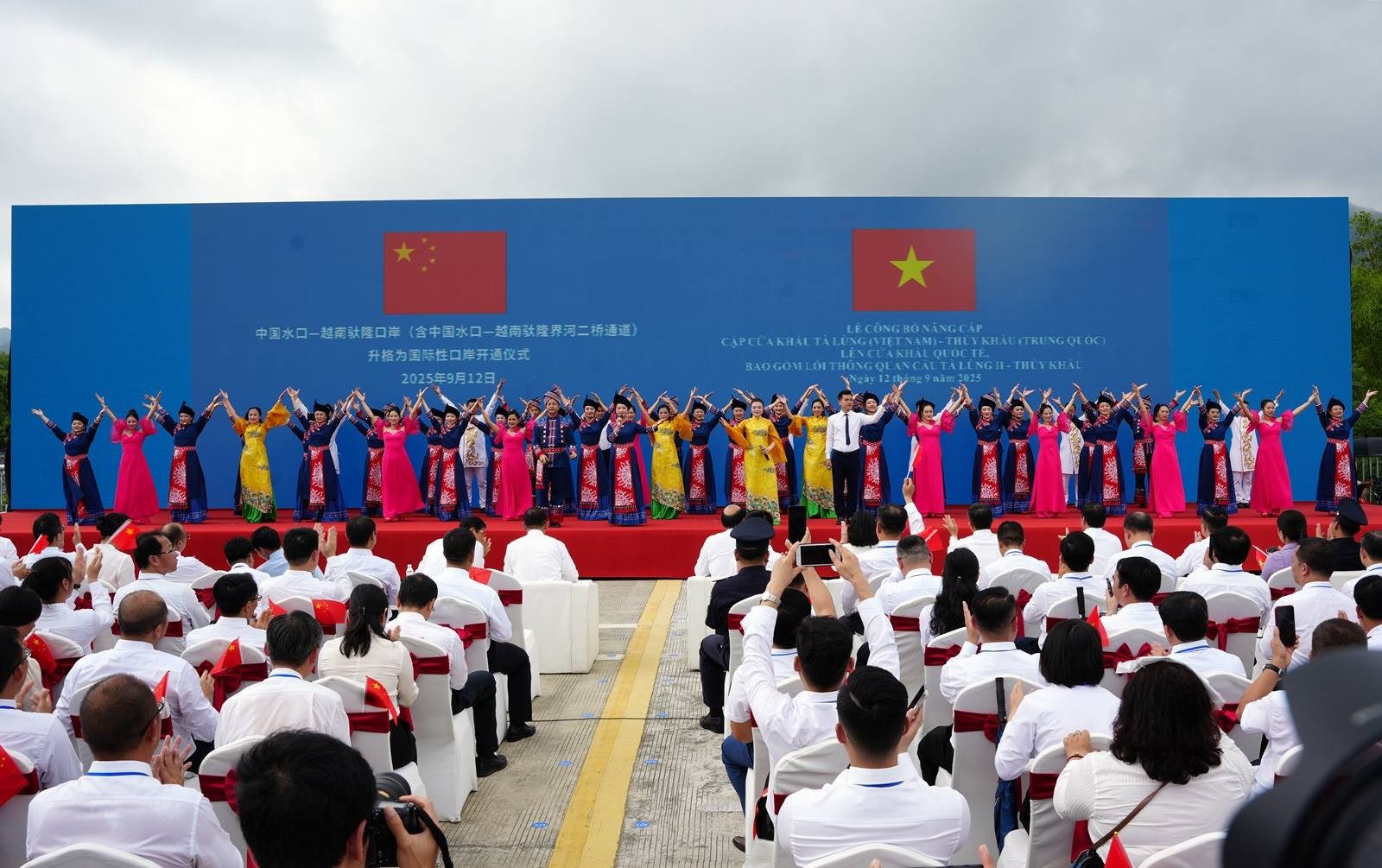 Chủ trương hợp tác với các nước láng giềng chung biên giới của Đảng và Nhà nước Việt Nam trong kỷ nguyên mới