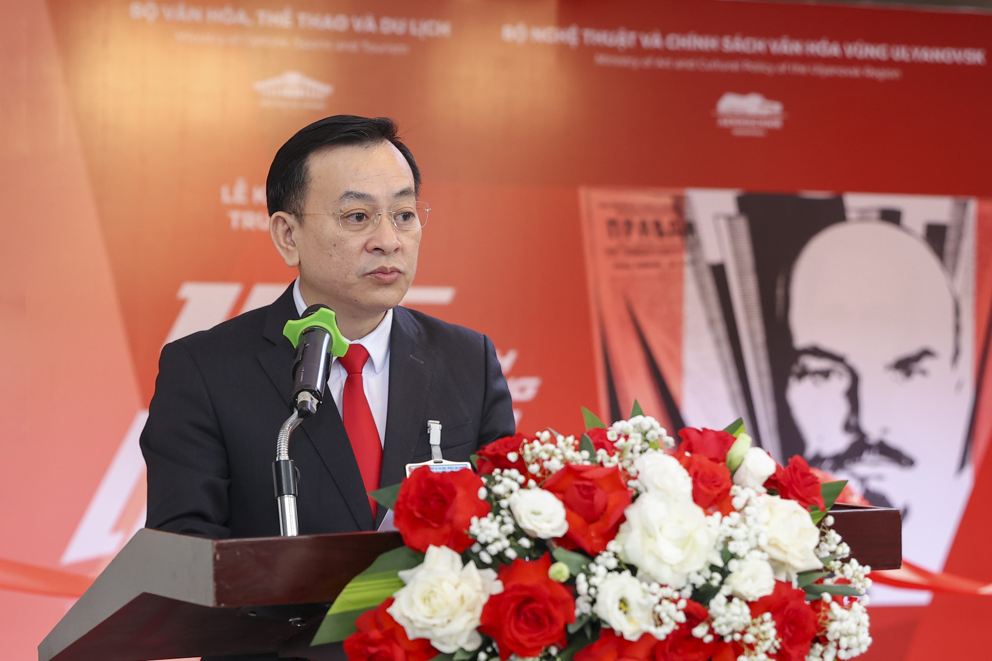 156 hình tượng Lênin: kể chuyện bằng nghệ thuật