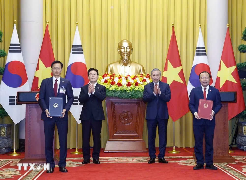 Lễ trao các văn kiện hợp tác giữa Việt Nam-Hàn Quốc